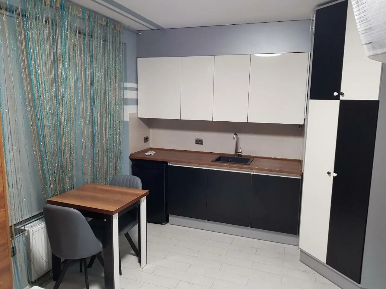 Balabana Red Apartment Lviv Ukraine